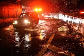 飓风袭来纽约首次发布“闪电式洪水预警”：我们的城市是根据一个已不存在的气候建立的图片