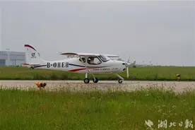 “湖北造”AG50轻型运动飞机适航验证机首飞成功图片