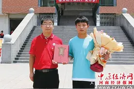 郏县一高教师王耀培 把青春刻印在三尺讲台图片
