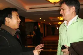 体坛往事丨追忆12年前，我为泰山队功勋教练图巴送行图片