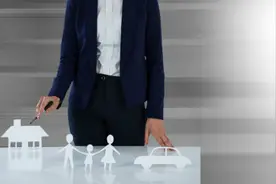 离开的保险代理人：号称金融从业者，赚钱不如送外卖图片