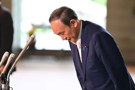 一夜之间改变想法！菅义伟突然“弃选”震惊日本政坛，自民党下任总裁是谁引关注图片