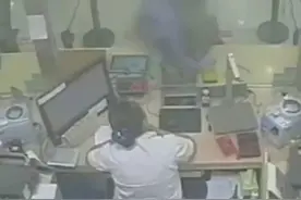 “是麦克吗？我杰克！”天津民警“相声式”劝阻大娘给“美国男友”转账图片