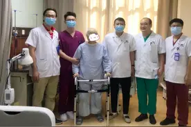 百岁老人髋部骨折，手术后3天即可下地，快速康复得益于医学新模式图片