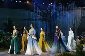 2022春夏中国国际时装周上演开幕大秀，“乾坤·方仪”展现中西融合图片