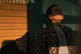 朱一龙自述：关闭耳朵，睁开眼睛图片