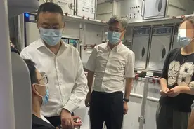 又双叒随手救人了！旅客机上突发疾病遇华西专家天团图片