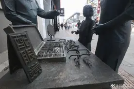 市井雕塑亮相中街 浓缩沈城古今岁月图片