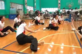 深一度｜她们也有“女排精神”！中国坐式女排残奥会摘银图片