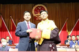 马国忠当选德钦县人民政府县长图片
