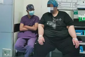 500多斤小伙上街回头率堪比美女 减重手术找回自信图片