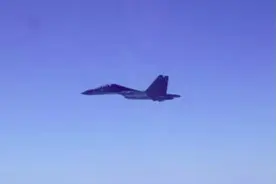 台湾防务部门：解放军19架次军机今日进入台西南空域，14架次为战机图片