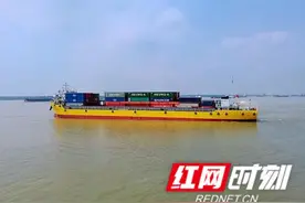 深读丨“全国首艘”新能源船落地湖南的多米诺效应图片