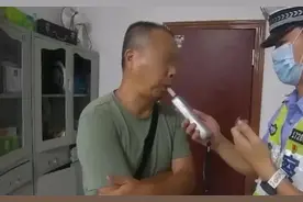 男子深夜在高速公路“悠闲”散步，民警一查发现事情不简单……图片