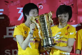 “大魔王”的友情！张怡宁：从丁宁10岁开始，我就带她比赛图片