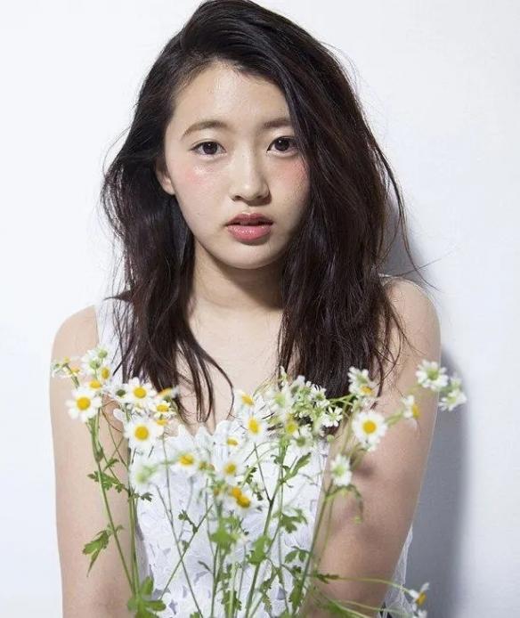 泳装下的身材无敌！《泰迦奥特曼》女主吉永亚由里美照