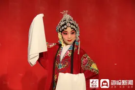 100年·10面旗丨丁当：坚持热爱，我与京剧的十三年情缘图片