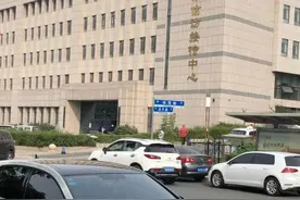 长春韦思英语“退费风波”-追踪：9月6日有家长到信访局和教育局反映问题图片