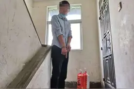 凌晨，出租车司机竟尾随醉酒女乘客回家……图片