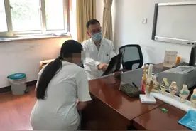 每天逼女儿跳绳3000个：长不高你自己后悔图片