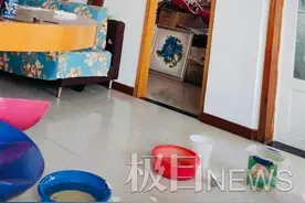 11栋武昌老旧居民楼加上了水泥波纹瓦，居民9月底可告别漏水困扰图片