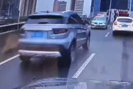 视频传疯了！济南一出租车高架桥上倒着开？交警回应图片