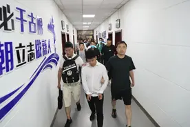 一枚银币竟值60万？射阳警方捣毁一拍卖诈骗窝点图片