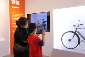 心随车“飞”：中国民间收藏者与他的1300余辆古董自行车图片