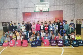 “童语童音 手拉手学说普通话”“送你一缕书香”活动在青海省妇联刚察县、海晏县举行图片