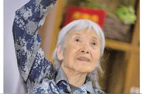 “空降兵奶奶”的伞兵情缘与“硬核”晚年图片