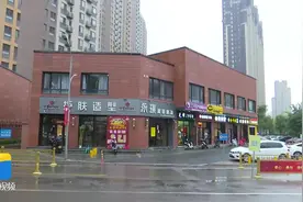 济南一连锁理发店突然关门 消费者退卡遇难题图片