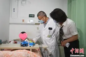 男孩天生无阴茎被遗弃 医生高难度手术让他重获新生图片