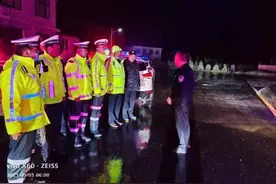 雨夜，15名游客在青海原始森林失联…图片