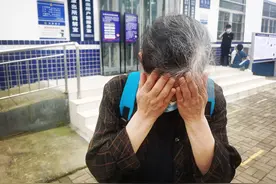 女儿大学毕业落户需“母女关系”证明，母亲跑了俩月也没能拿到“女儿是你女儿的”证明图片