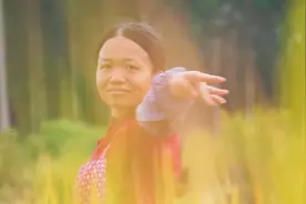 南宁这个农村妇女，在田埂上跳起了古典舞……图片