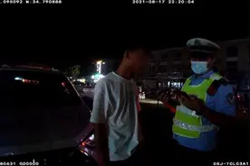 未成年人无证驾驶还酒驾？！谁给你的胆子？图片