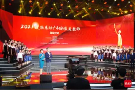 钟南山向他们致敬！10位感动广州的最美教师现身，接受嘉奖图片