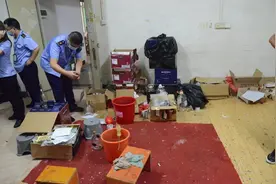 涉及马爹利、人头马、轩尼诗……佛山南海捣毁2个假酒窝点图片