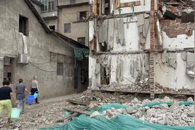帮到底｜拆迁挖断水管致居民停水月余，主管部门建议打市长热线解决图片