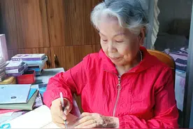 推翻历史三千载，自铸雄奇瑰丽词图片