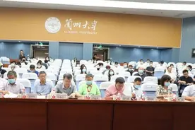 兰州大学：校领导思政教师同备开学第一课图片
