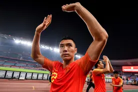 回顾上届12强赛：国足前五轮只积2分，10场进8球丢10球排小组第五图片