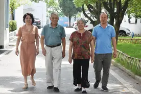 全国首批教育世家候选对象占运雪家庭：一家四代24教师的师道传承图片