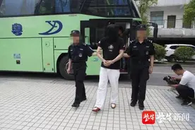 破获黑恶案件132起，抓获黑恶犯罪人员437人
镇江亮出“扫黑除恶”阶段性工作成绩单图片