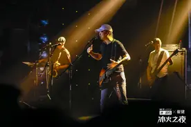 崔健携手国窖1573举办专场音乐会 演绎新专辑主打歌《飞狗》图片