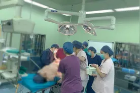 孕妇突发胎盘早剥，他们跑赢了“死神”图片