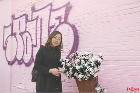 年龄不是问题！陪儿子考研，48岁妈妈跨专业考上研究生图片