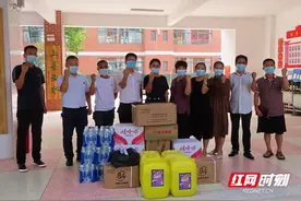 机场社区向崇实南校机场校区捐赠防疫物资助力复学图片