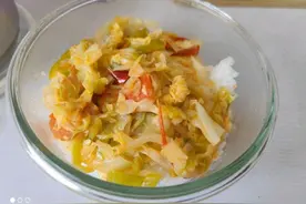 这道西红柿尖椒炒圆白菜（西尖白），我一年四季都想吃图片