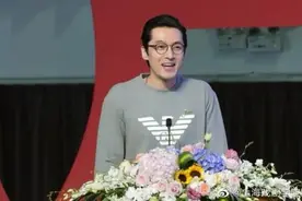 开学典礼上，胡歌希望自己是“反面教材”图片